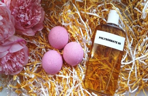 Polysorbate in bath bombs